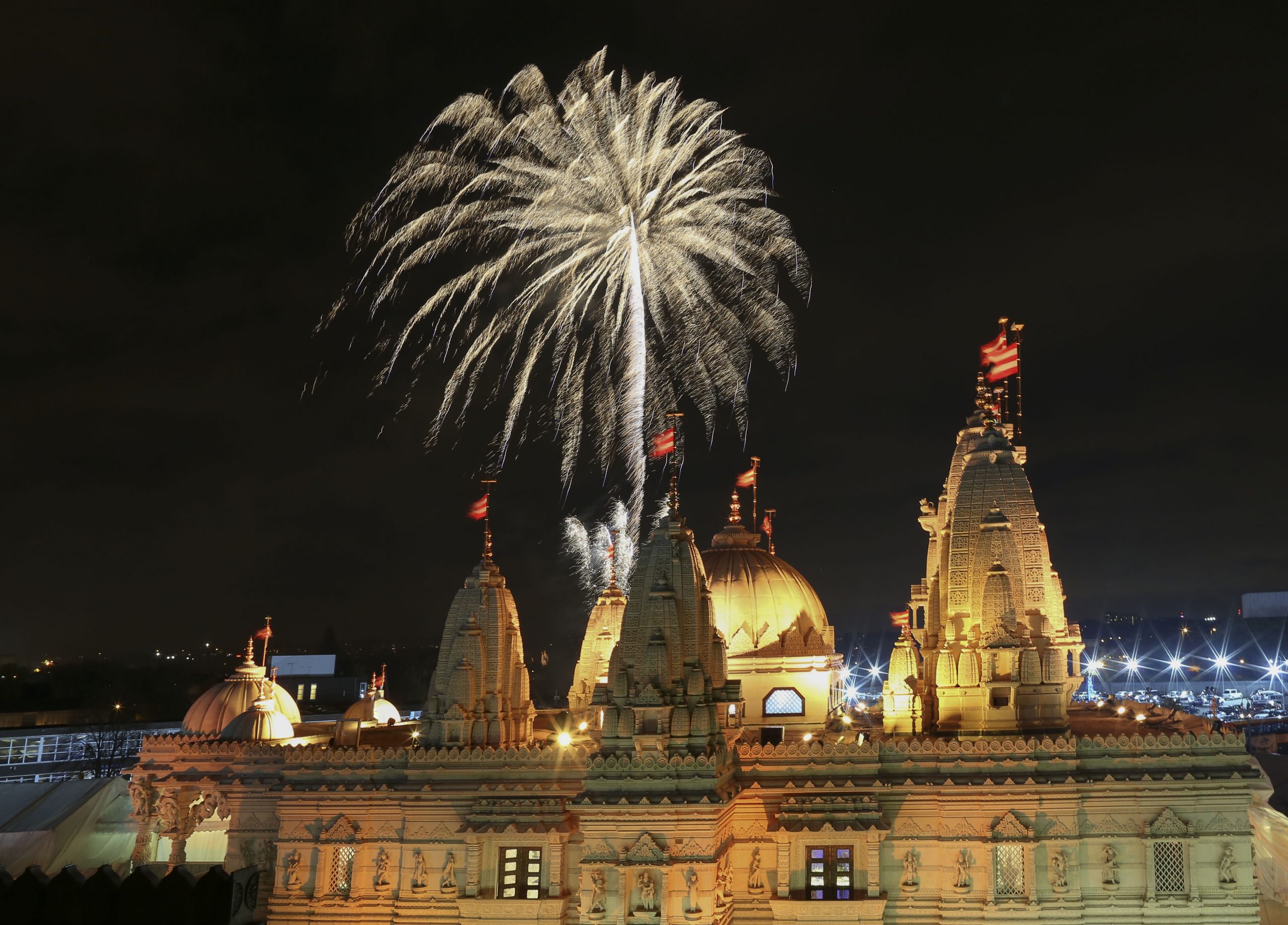 Diwali The Festival Of Lights Shines Through Zoom Religion Media Centre   Diwali At Neasden Temple 01 Scaled 