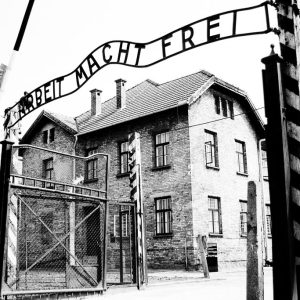 Auschwitz gate Mariusz Cieszewski2.0