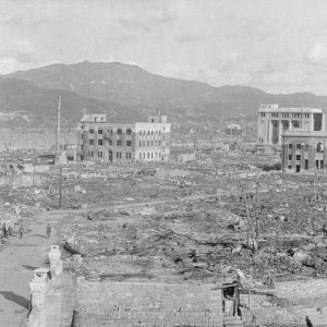 hiroshima-atomic-bomb-august-1945-qhs833-06c55f-640